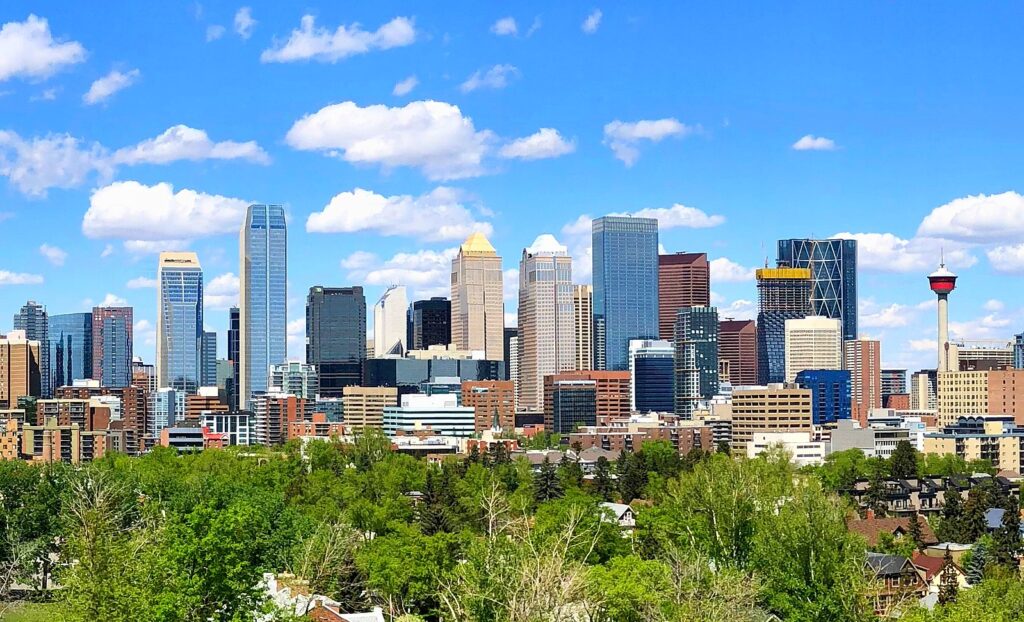 Calgary_Skyline_May_2018_(cropped)