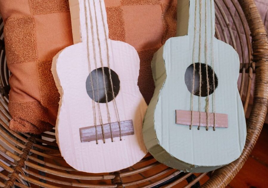 How-to-make-a-carboard-kids-guitar-scaled
